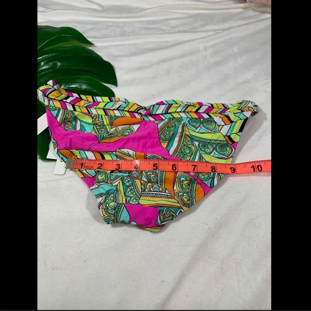NWT! Trina Turk Tuvalu Knot Side‎ Hipster Bottom